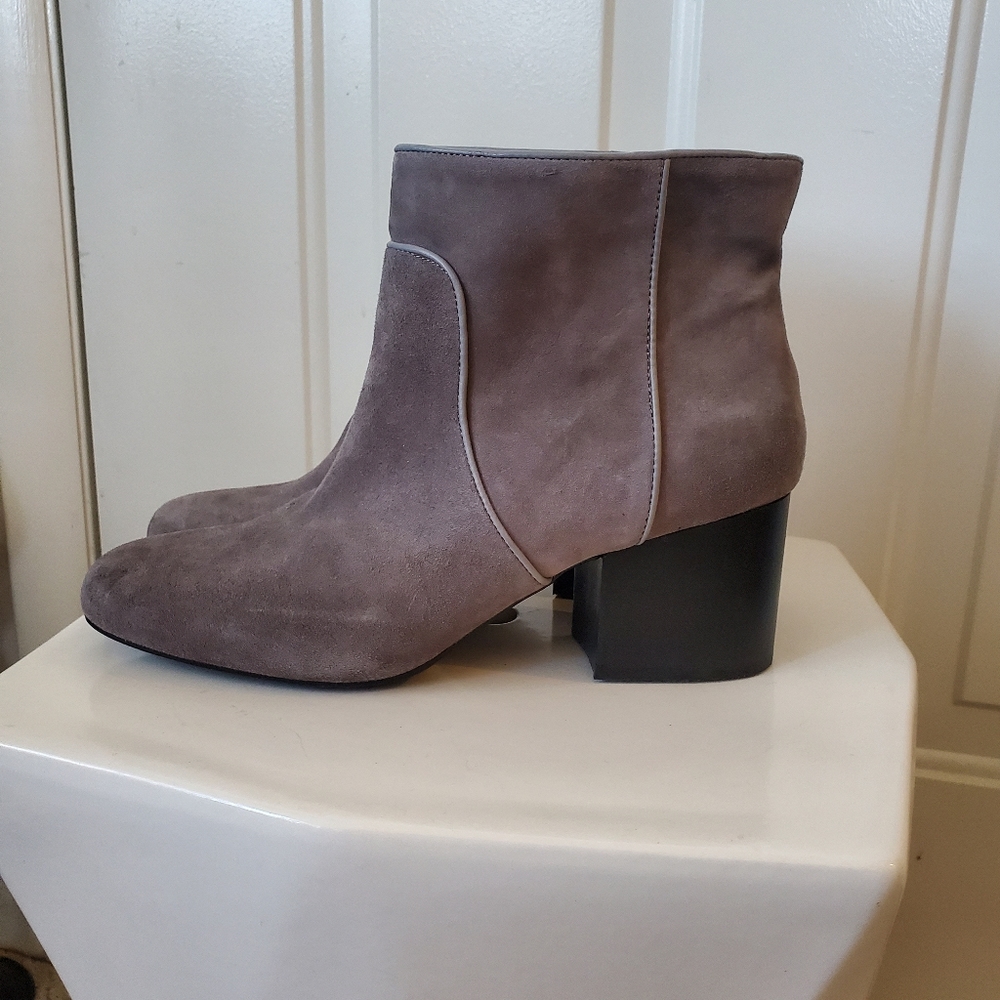 AEROSOLES Taupe Suede Ankle Boots